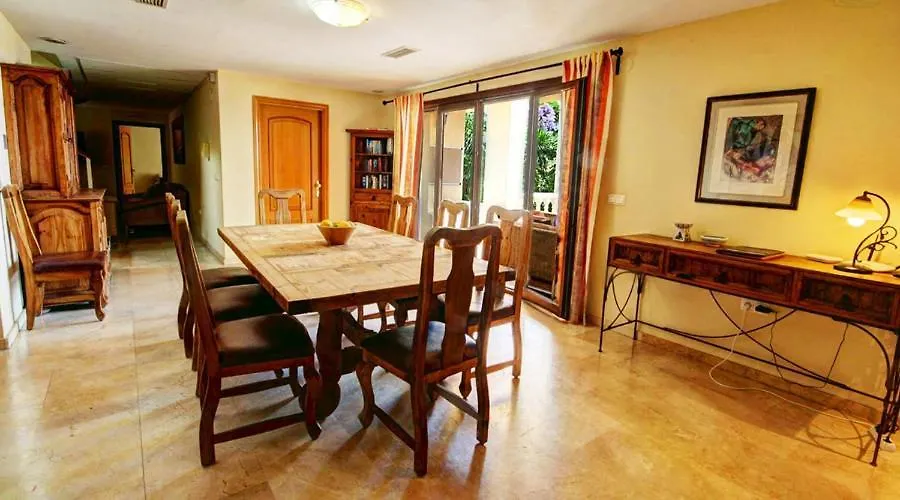 בנאלמדנה Villa Montana 0*,  ספרד