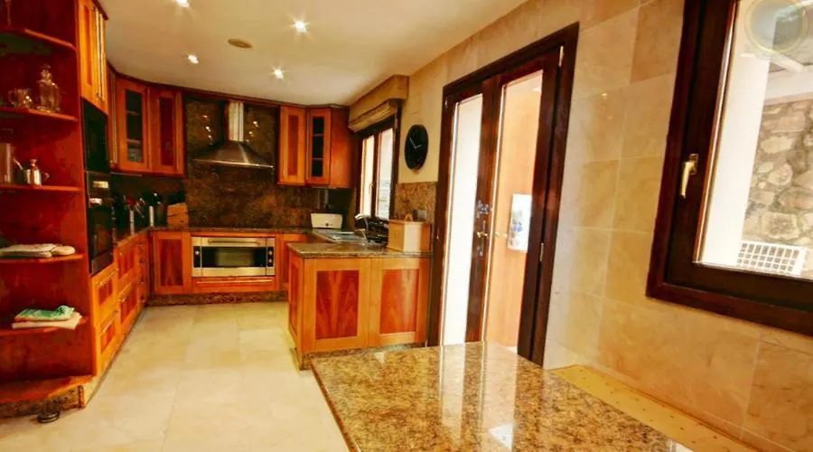 בנאלמדנה Villa Montana